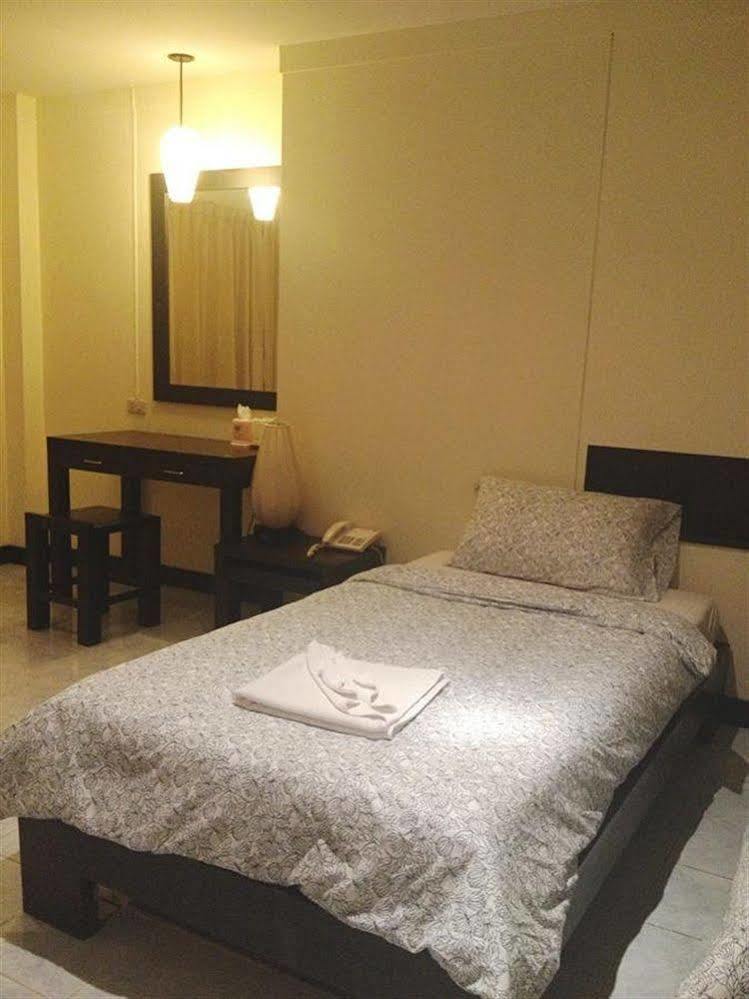 Oyo 244 Roar Inn Patong المظهر الخارجي الصورة