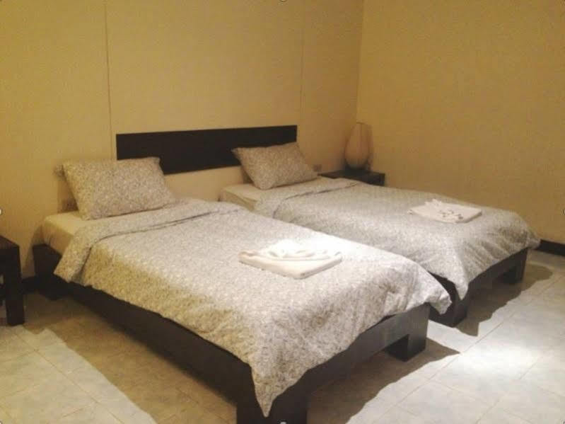 Oyo 244 Roar Inn Patong المظهر الخارجي الصورة